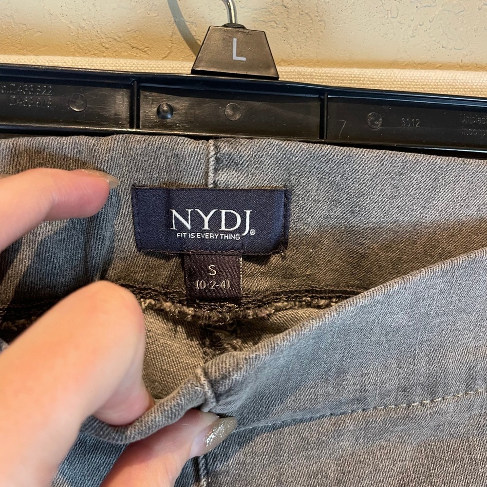 NYDJ Women's Gray Wash Slim Fit Pull On Ponte Pants‎ - Size S - Picture 4 of 8